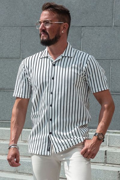 Men's striped structured short-sleeve shirt Men's striped structured short-sleeve shirt