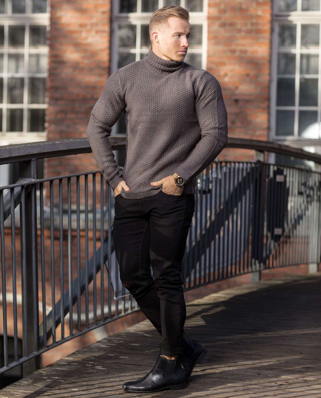 Loccer High Neck Knit Only & Sons